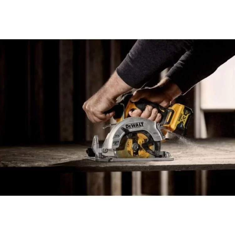 в продаже Дисковая пила DeWALT 12В XR Li-lon, бесщёточная, диск 140х20 мм, 2.2 кг, кейс TSTAK (без АКБ и ЗУ) (DCS512NT) - фото 3