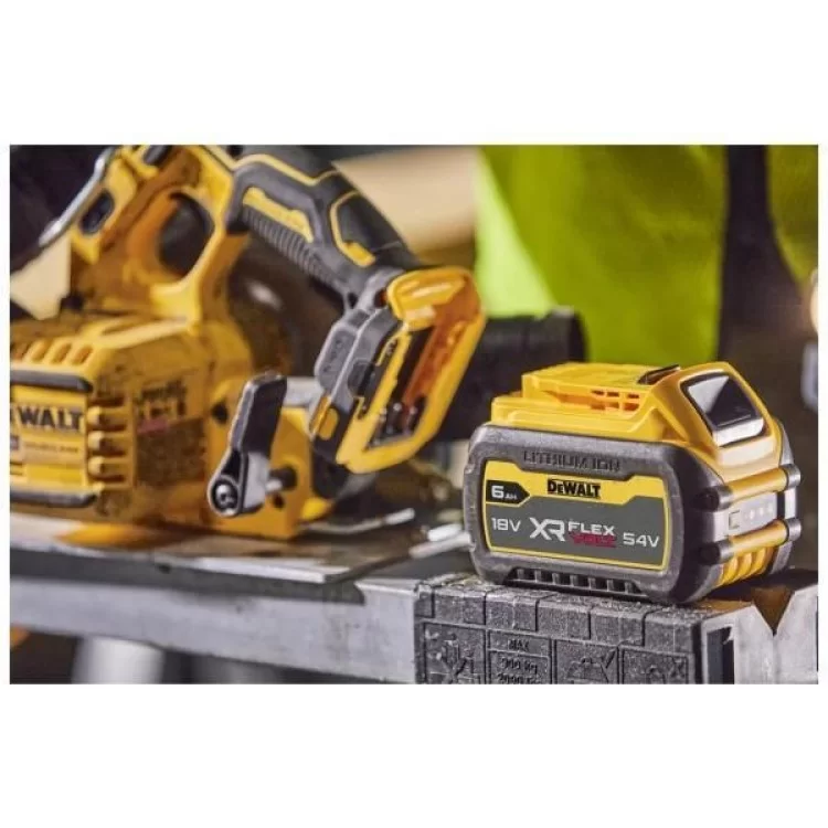 Дисковая пила DeWALT 18V XR Li-lon FLEXVOLT ADVANTAGE, диск 190х30 мм, TSTAK (без АКБ и ЗУ) (DCS573NT) - фото 10