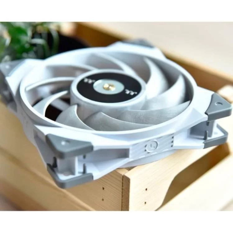 Кулер до корпусу ThermalTake TOUGHFAN 12 Radiator Fan 1Pack (CL-F117-PL12WT-A) огляд - фото 8