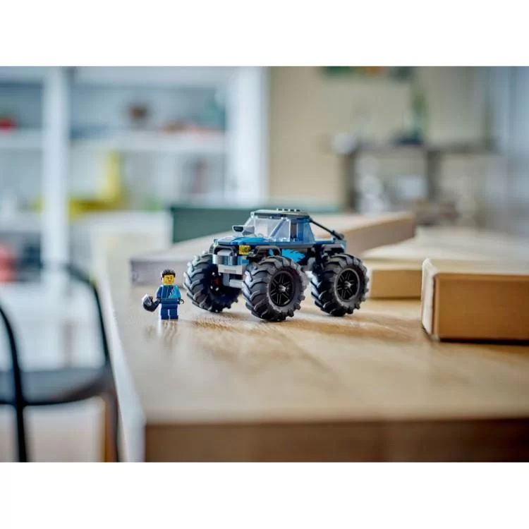 Конструктор LEGO City Синий грузовик-монстр 148 деталей (60402) обзор - фото 8