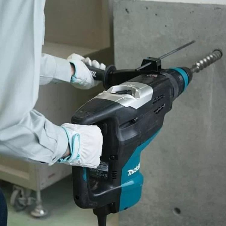 Перфоратор Makita HR5202C цена 0грн - фотография 2