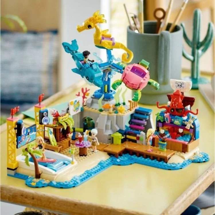 Конструктор LEGO Friends Пляжний парк розваг 1348 деталей (41737) - фото 11