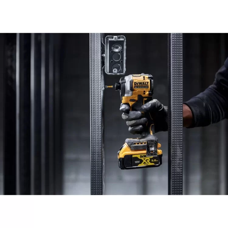 Шуруповерт DeWALT 18 В XR Li-Ion, 2x5Ah, бесщёточный, 206 Нм, 3250 об/мин, TSTAK (DCF850P2T) обзор - фото 8