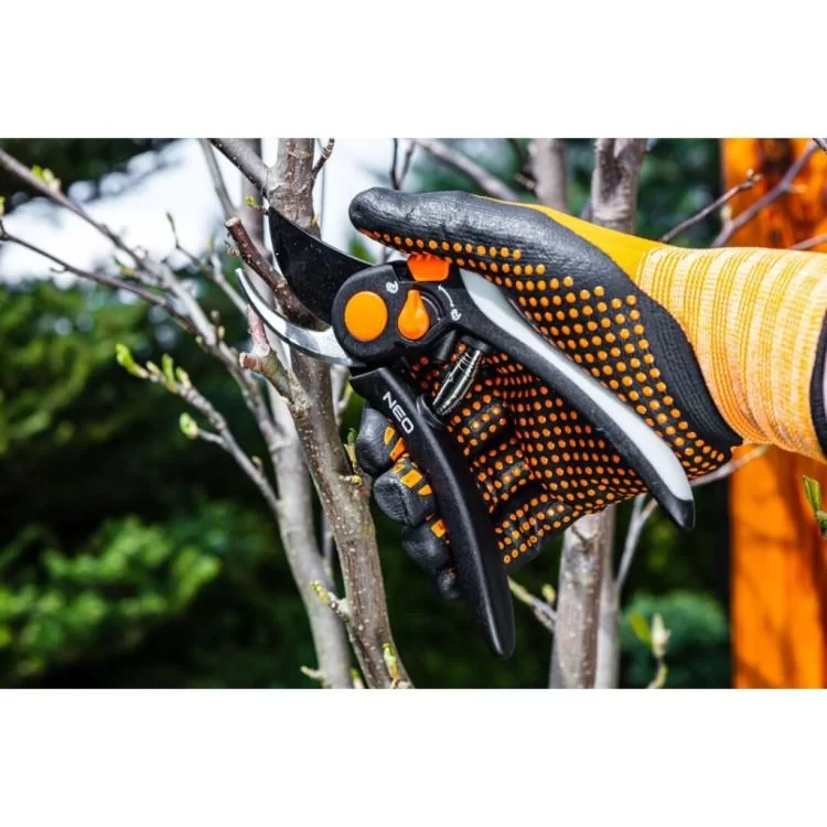 в продажу Секатор Neo Tools площинний, d різу 18мм, 200мм, 248г (15-202) - фото 3