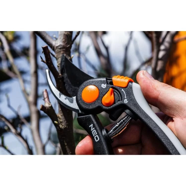 Секатор Neo Tools площинний, d різу 18мм, 200мм, 248г (15-202) характеристики - фотографія 7