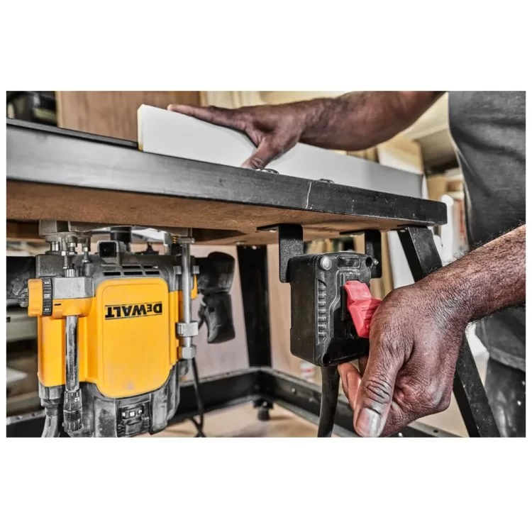 Фрезер DeWALT 9000 - 22000 об/хв, цанговий патрон 12 мм, пульт ДК, кейс TSTAK (DWE627KT) відгуки - зображення 5