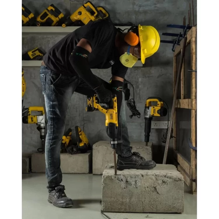 Перфоратор DeWALT бесщёточный, SDS-Plus, 18 В, 2.6 Дж, 3 реж. кейс (DCH133M1) обзор - фото 8