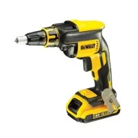 Шуруповерт DeWALT 18V XR Li-Ion, 2x2Ah, 30/5 Нм, 4400 об/мин, кейс (DCF620D2K)